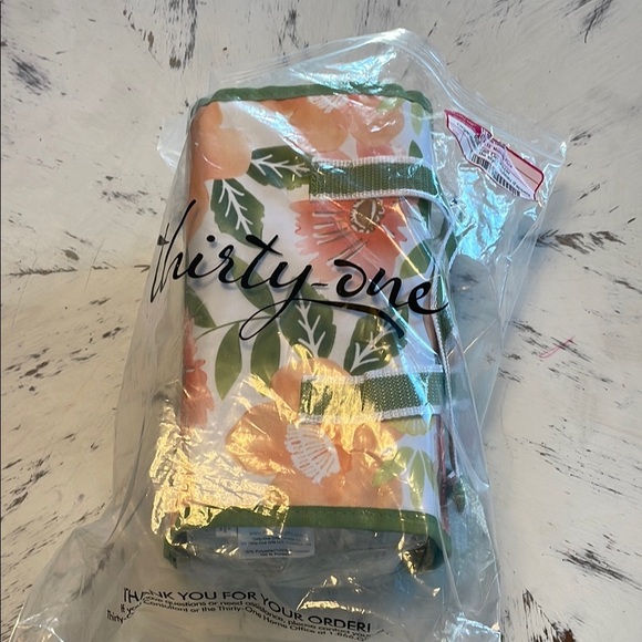 Thirty-One NWT Roll Call Organizer in Morning Floral. - Picture 2 of 6